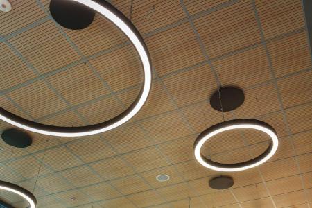 Controsoffitto fonoassorbente per ufficio